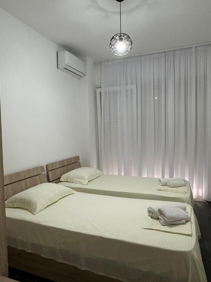 דורס Eme Apartments - Kompleksi Lura 2 Gjiri I Lalzit מראה חיצוני תמונה