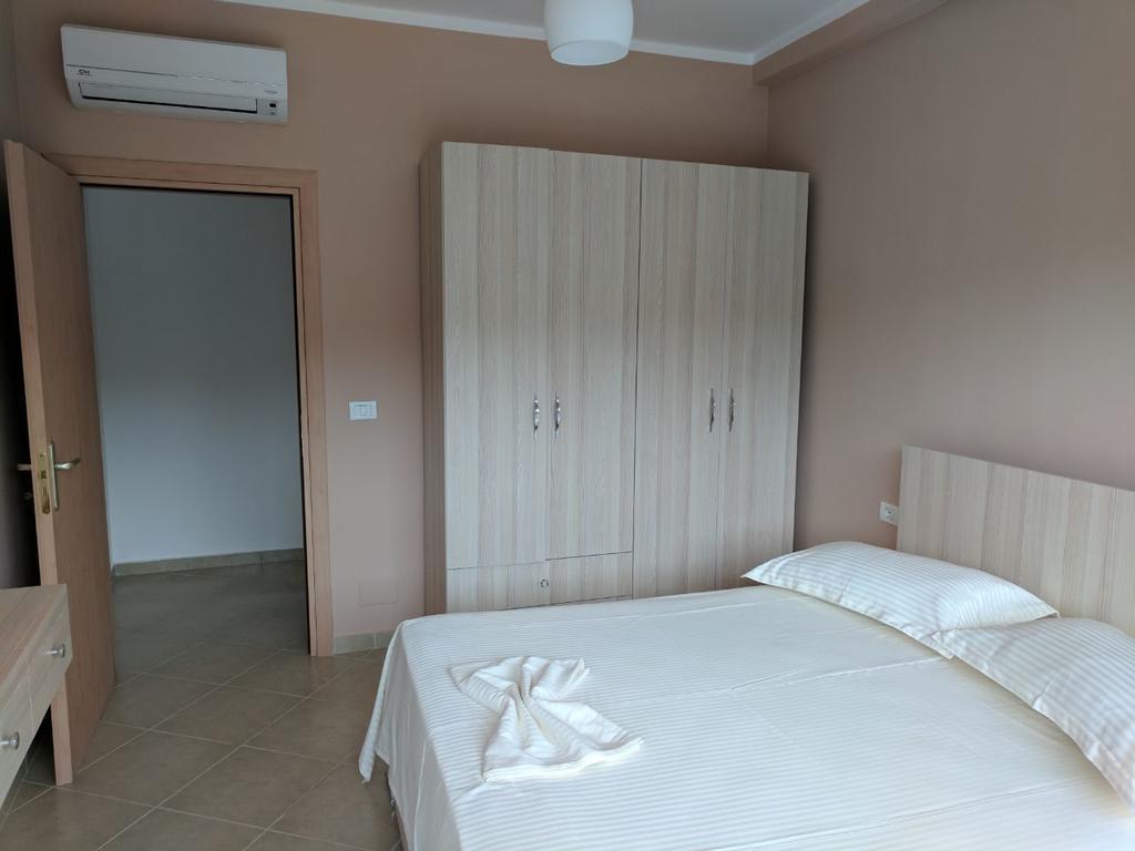דורס Eme Apartments - Kompleksi Lura 2 Gjiri I Lalzit מראה חיצוני תמונה